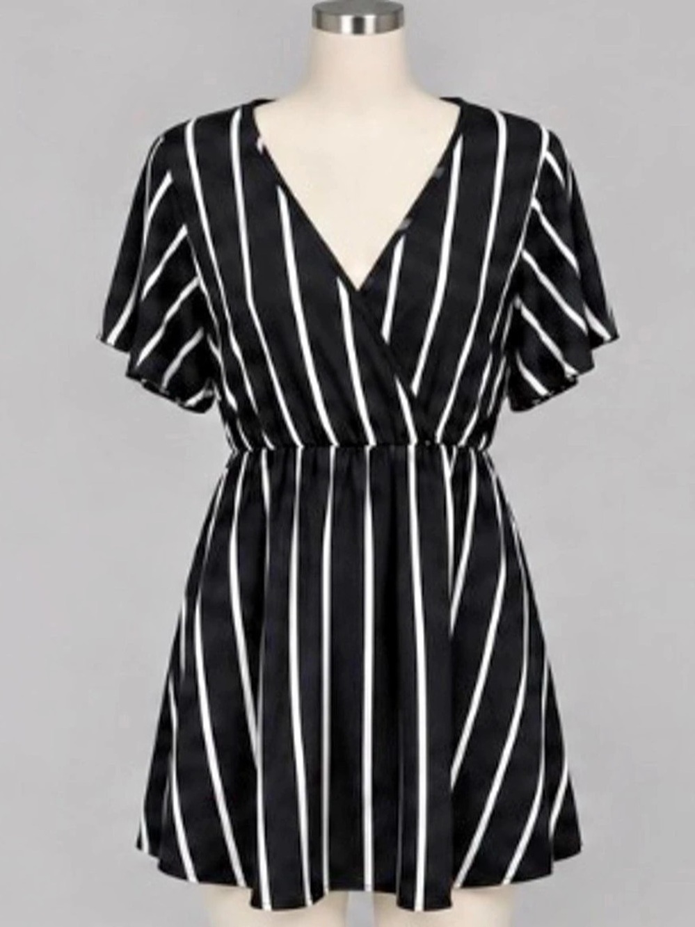Forever 21 Striped Mini Dress in Black & White 2XL Like New